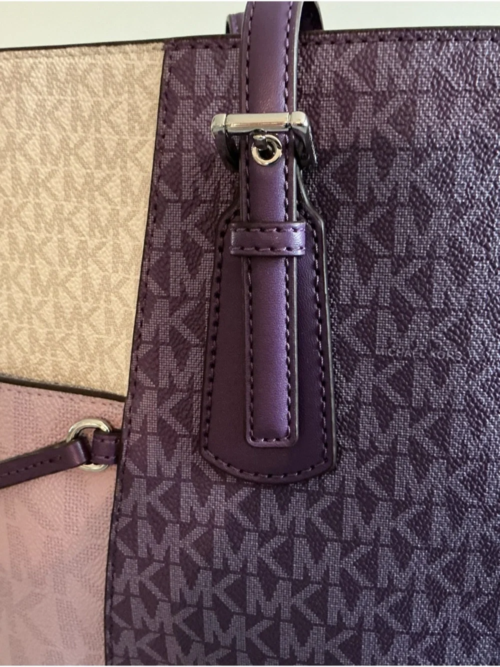 Michael Kors Voyager Large EW Tote Dark Purple Multi NWT $398 - Picture 7 of 16